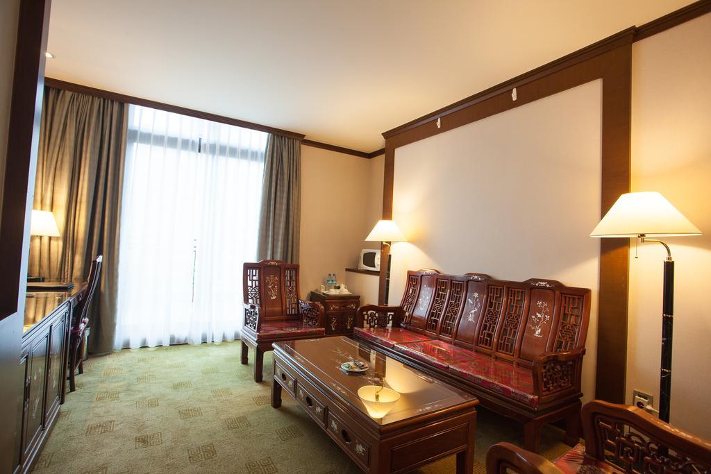 Rich Garden Hotel Tajpej Buitenkant foto